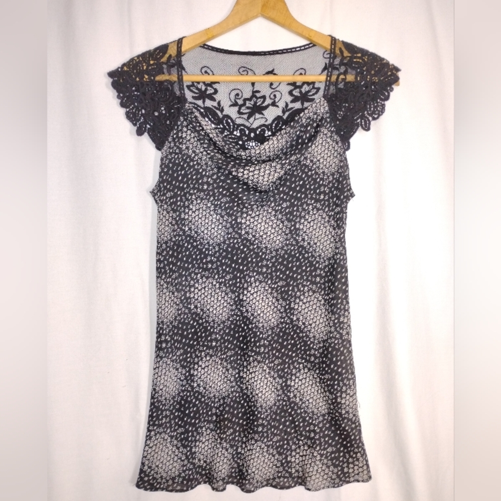 Dressbarn Blouse Black and White With Lace Shoulders
